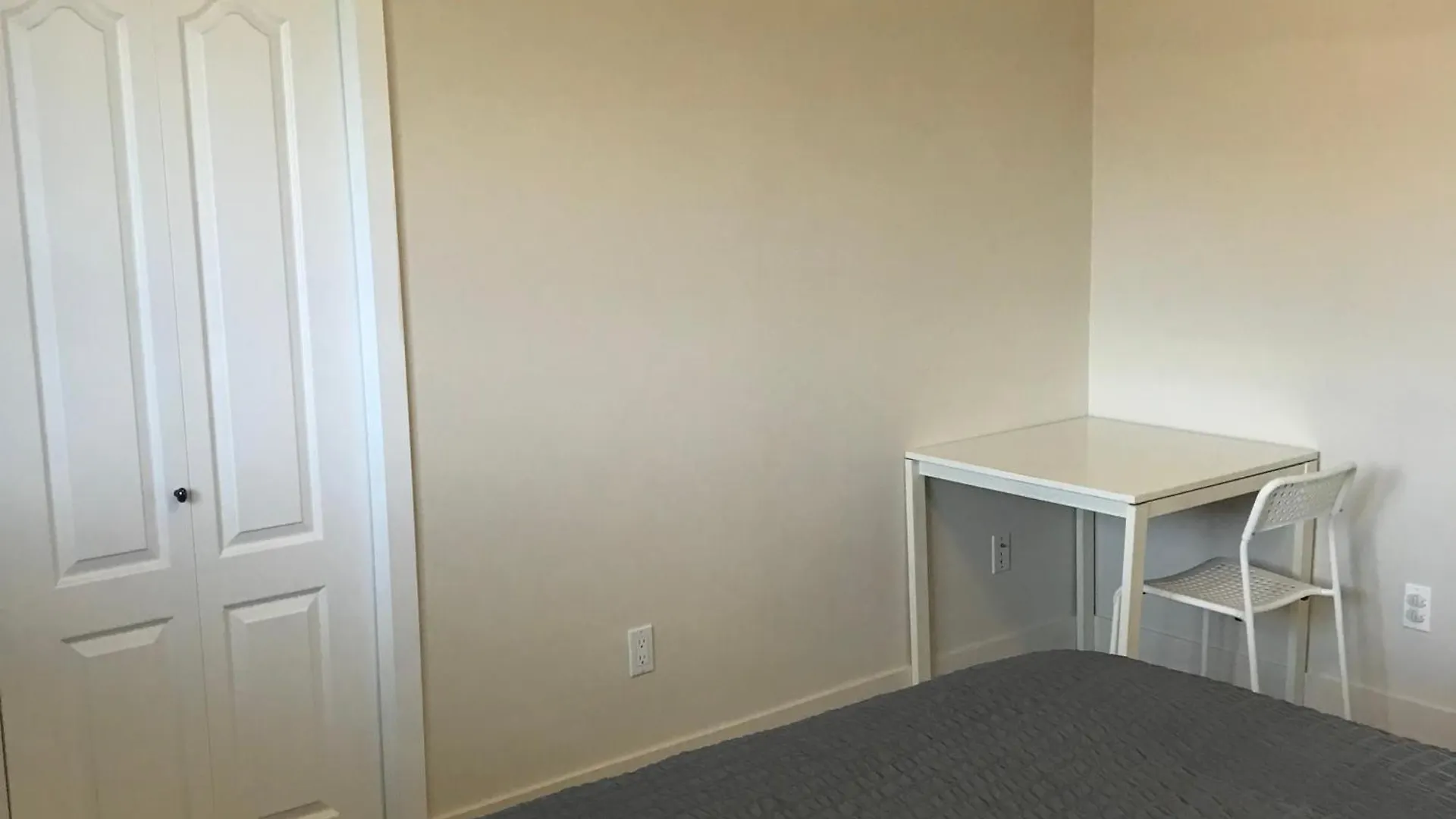 Separate Bathroom, Spacious And Bright Queen Bed Room Ρίτσμοντ 0*,  Καναδάς